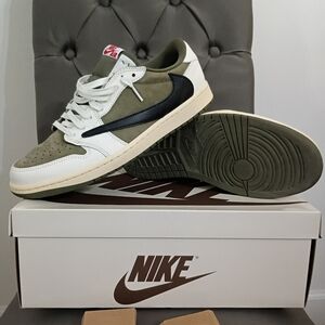 Travis Scott Jordan 1 Low Medium Olive Men’s Size 10.5